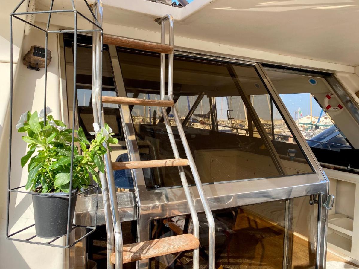 Panaby Houseboat Hotell Palermo Exteriör bild